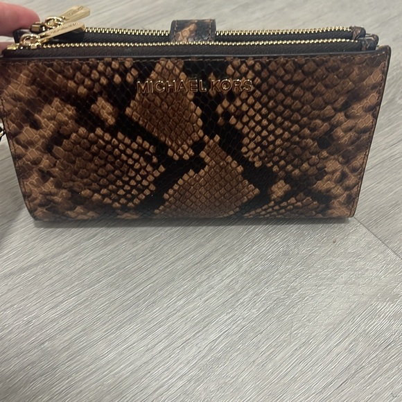 Adele Smartphone wallet leopard print. Brand new - Picture 6 of 6